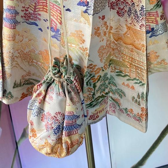 Sakamota Chinese embroidered cape-let - Picture 7 of 8